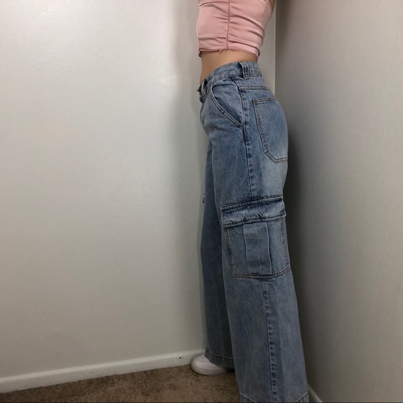 SOLD🛒 LIGHT / MEDIUM WASH TATUM JEANS - Picture 3 of 5